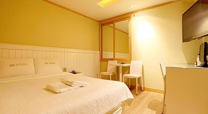Sinyoung Motel Σεούλ Εξωτερικό φωτογραφία
